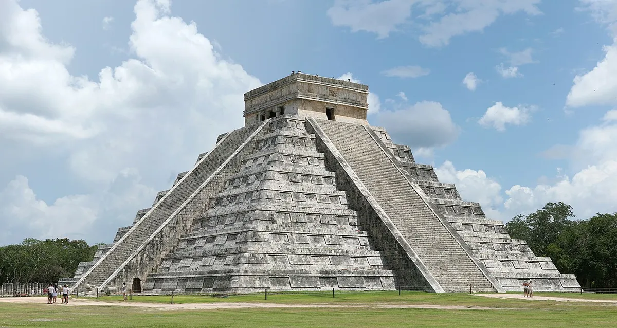 El Castillo pyramid wide view, the visit an advance Chichen Itza ticket protects, Yucatan, Mexico